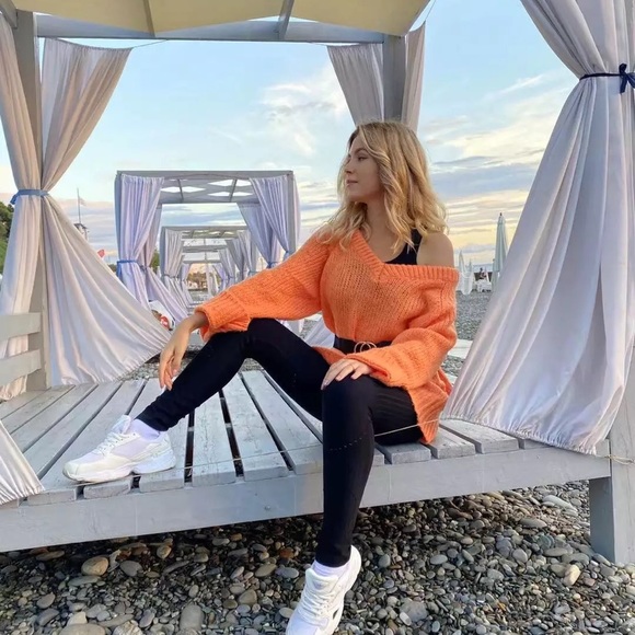 Sweater knit wide sleeve cream white black V-neck womens loose top - Picture 14 of 14